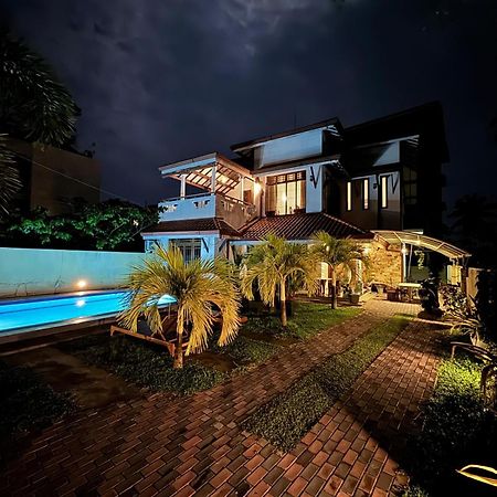 Grand Royal Villa Негомбо Екстериор снимка