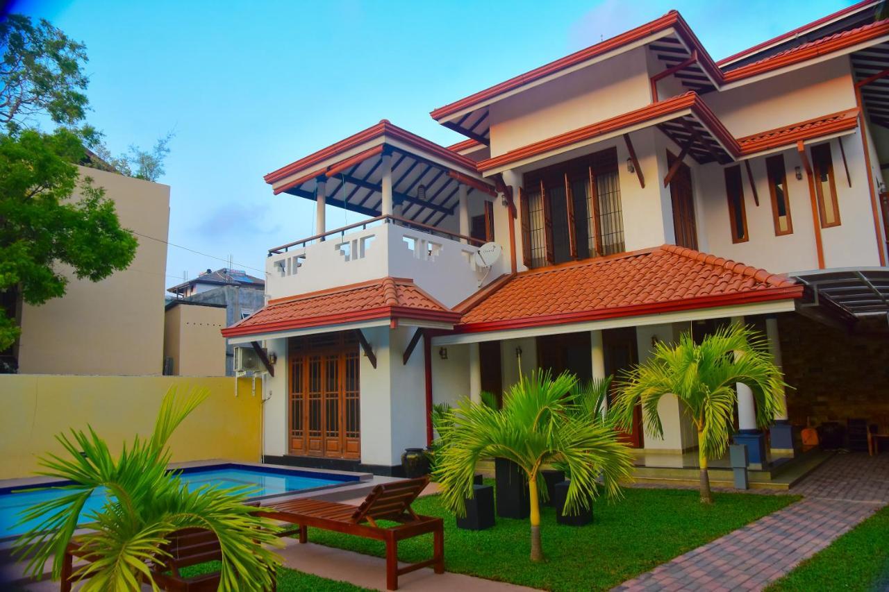 Grand Royal Villa Негомбо Екстериор снимка